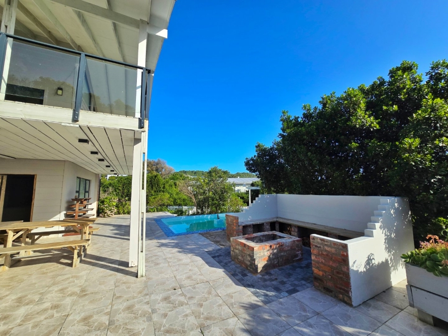 7 Bedroom Property for Sale in Kingfisher Creek Western Cape